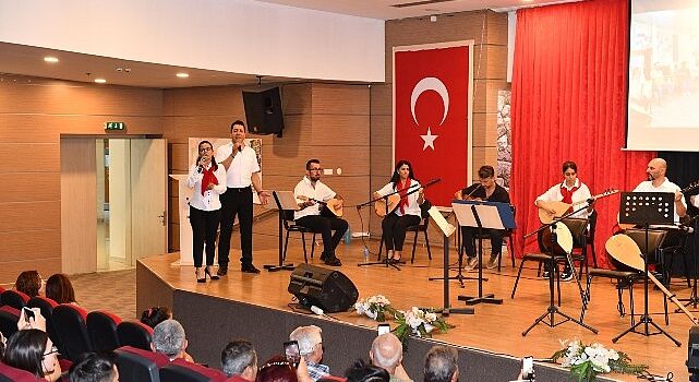 Çiğli Belediyesi Bağlama Kursiyerlerinden Eşsiz Konser