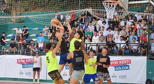 Gölcük Belediyesi yaz spor etkinlikleri kapsamında Değirmende sahili 2-3-4 Ağustos tarihlerinde yeniden Sokak Basketbolu Turnuvası heyecanına ev sahipliği yapacak