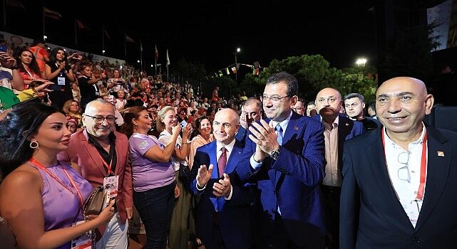 İstanbul Büyükşehir Belediye (İBB) Başkanı Ekrem İmamoğlu, 25. İstanbul Büyükçekmece Uluslararası Kültür ve Sanat Festivali’nde konuştu