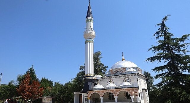 İzmit Kaynarca Camii ibadete açıldı