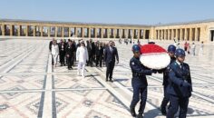 Narlıdere Belediye Başkanı Erman Uzun, Başkan Yardımcıları, Meclis Üyeleri ve CHP Narlıdere İlçe Örgütü ile birlikte Anıtkabir’e giderek Ata’nın huzuruna çıktı