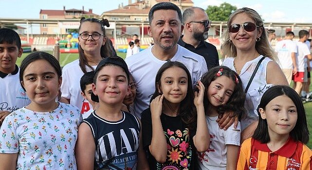 Nevşehir Belediyesi’nin, çocuk ve gençlere yönelik sağlıklı bir yaşam kültürünü benimsetmek amacıyla düzenlediği Yaz Spor Okulları’nın yeni dönemi başladı