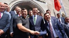 Türkiye Belediyeler Birliği (TBB) ve İstanbul Büyükşehir Belediye (İBB) Başkanı Ekrem İmamoğlu, Nevşehir Belediye Başkanı Rasim Arı’yı makamında ziyaret etti