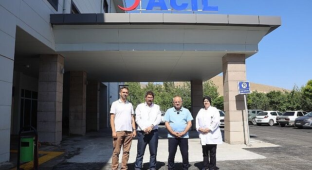 Yahyalı Belediyesi, ilçenin önemli sağlık kurumlarından biri olan Devlet Hastanesi’nin acil girişinde asfaltlama çalışması gerçekleştirdi