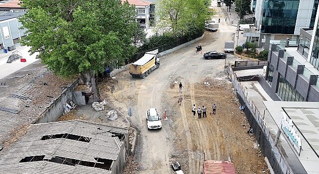 Zeytinburnu’nda Sokak ve Yol Yenileme Çalışmaları Devam Ediyor