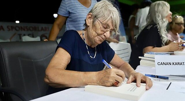 Didim Belediyesi’nin katkılarıyla gerçekleştirilen Altınkum Yazarlar Festivali birbirinden değerli yazarları konuk etmeye devam ediyor