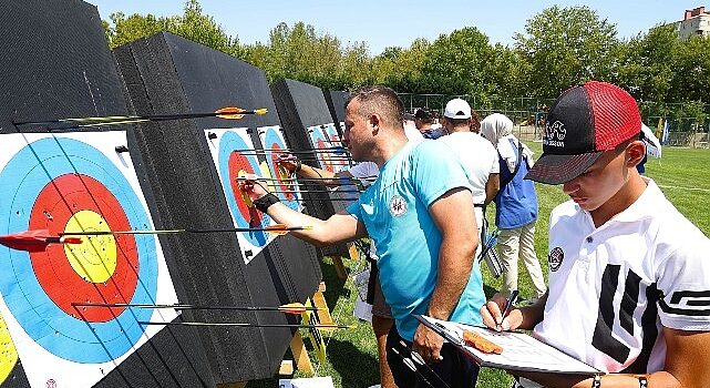 Konya Büyükşehir İller Arası Okçuluk Turnuvası’nda Sporcular Hedefi On İkiden Vurmak İçin Yarıştı