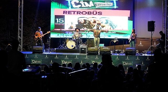 Retrobüs, Çim Konserleri’nde eğlenceyi doruğa çıkardı