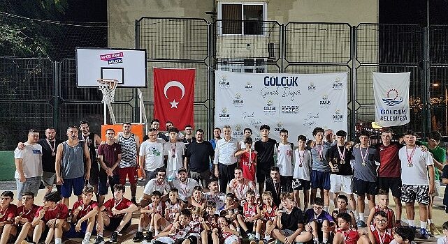 Şölene Dönüşen Sokak Basketbolu Rekor Katılımla Sona Erdi