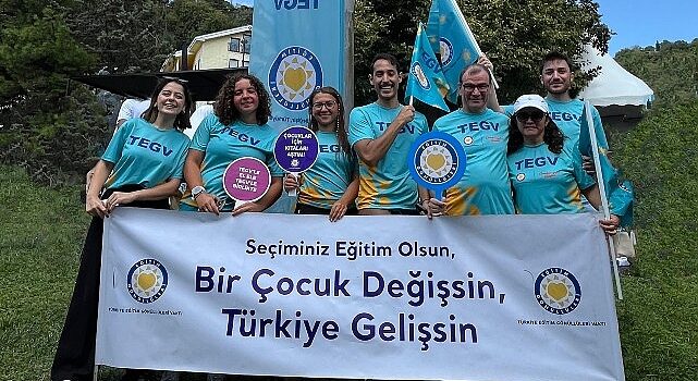 Yüzücüler TEGV’li çocuklara eğitim desteği için yarıştı