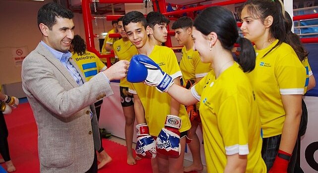 Avcılar’da çocuklar, yaz kış demeden sporla buluşuyor