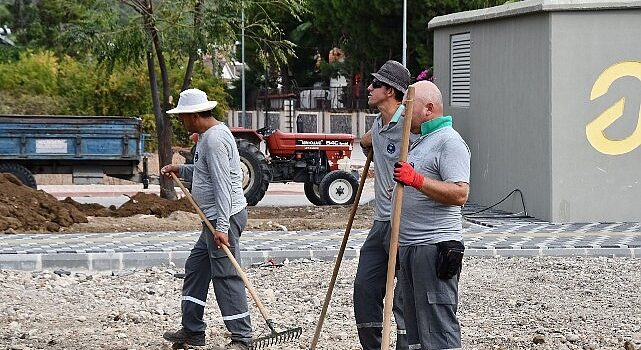 Başkan Topaloğlu park çalışmasını inceledi