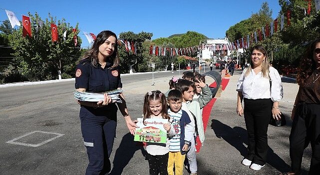 Büyükşehir Belediyesi İtfaiyesi’nden Miniklere Yangın Eğitimi