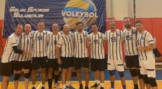 EÜ Voleybol Takımı Kamu Spor Oyunları 2024 turnuvasında yarı finale yükseldi