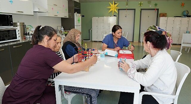 Gaziemir Belediyesi’nden alzheimer hastalarına tam destek