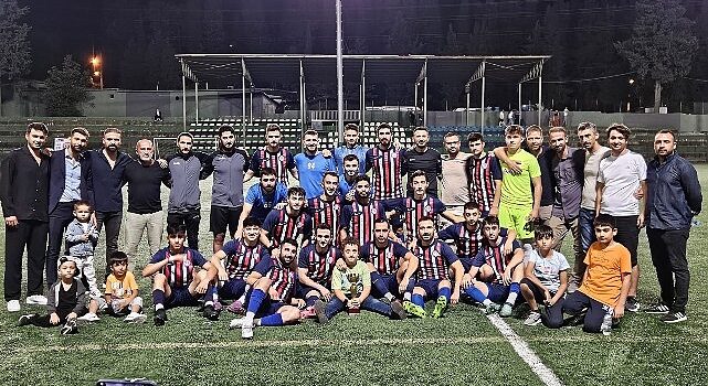 Gölcük Belediyesi 10. Başkanlık Kupası Futbol Turnuvası’nda, finalde Hisareynspor’u 1-0 yenen Harb-İş Spor şampiyon oldu.