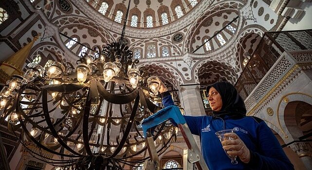 İBB Tarihi Camilere Gözü Gibi Bakıyor