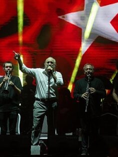 İzmir Enternasyonal Fuarı’nda müzik ve dans dolu gece