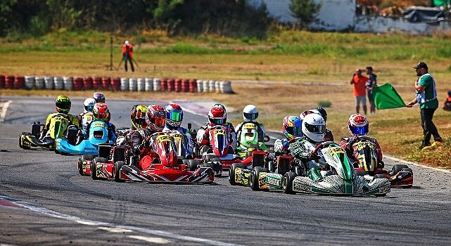 Karting 4. Ayakta Nefes Kesen Mücadele Yaşandı