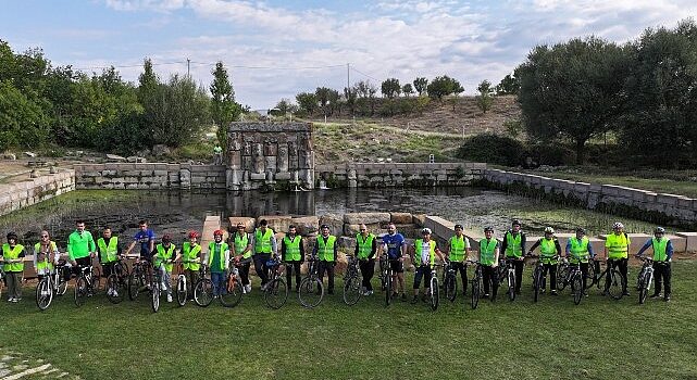 Konya’da Bisikletseverler Tarihi ve Doğal Güzellikleri Pedal Çevirerek Keşfediyor