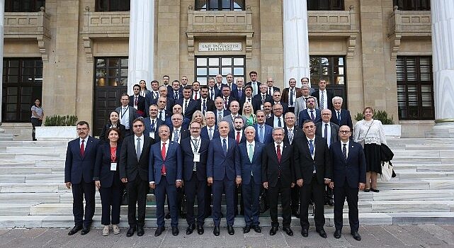 Rektör Budak, ‘YÖK 2030’a Doğru Türk Yükseköğretim Vizyonu Toplantısı’na katıldı