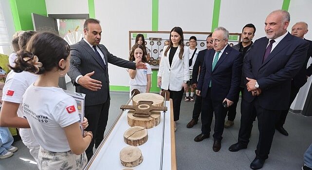 Sanayi ve Teknoloji Bakanı Kacır, Canik Özdemir Bayraktar Keşif Kampüsü’nde