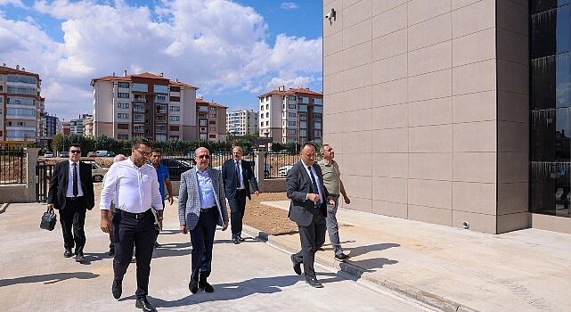 Selçuklu Belediye Başkanı Ahmet Pekyatırmacı, Selçuklu Belediyesi tarafından Konya’ya kazandırılacak Toplum Ruh Sağlığı Merkezi ve Sağlıklı Hayat Merkezi’nde incelemelerde bulundu