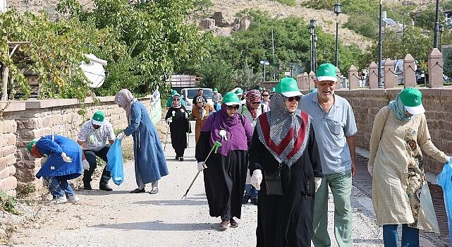 Selçuklu Belediyesi çevre duyarlılığı adına Dünya Temizlik Günü dolayısıyla Sille’de “Doğa İçin Adım Atıyoruz” etkinliği düzenledi