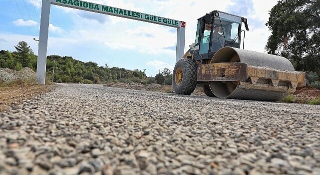 Serik Aşağıoba Mahallesi’nin yolları yenileniyor