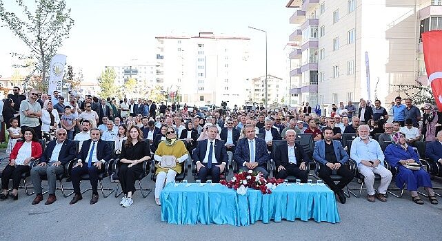 Sivas Belediyesi tarafından Şeyh Şamil Mahallesi’nde yapımı tamamlanan Nevzat Öztürk Parkı hizmete açıldı.