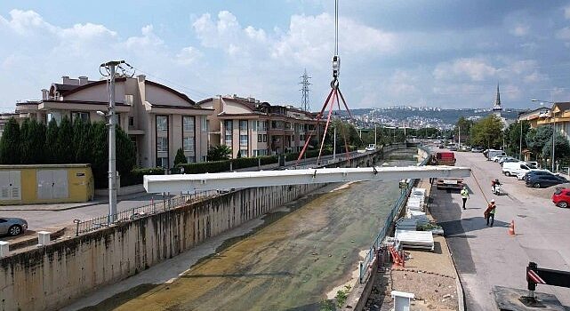 Yahya Kaptan’a yapılan yaya köprüsü hız kazandı