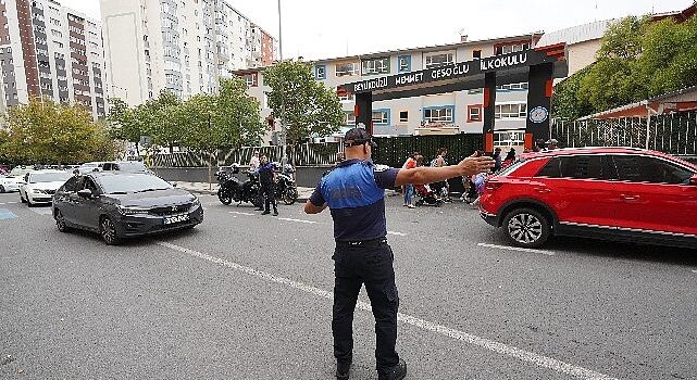 Zabıta ekipleri öğrenciler için görev başında