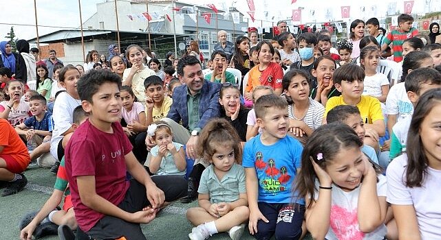 Bayraklılı çocuklar mahalle şenliğinde coşkuyla eğlendi