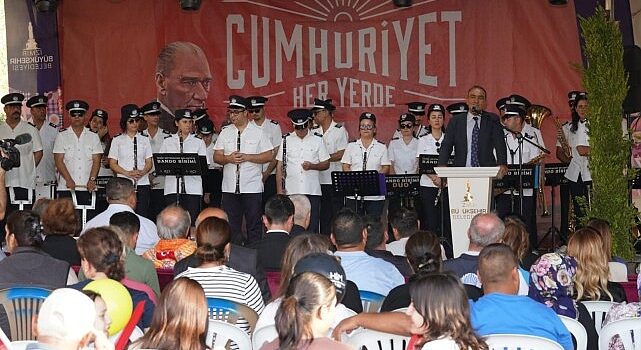 Cumhuriyet coşkusu Kemalpaşa’da başladı