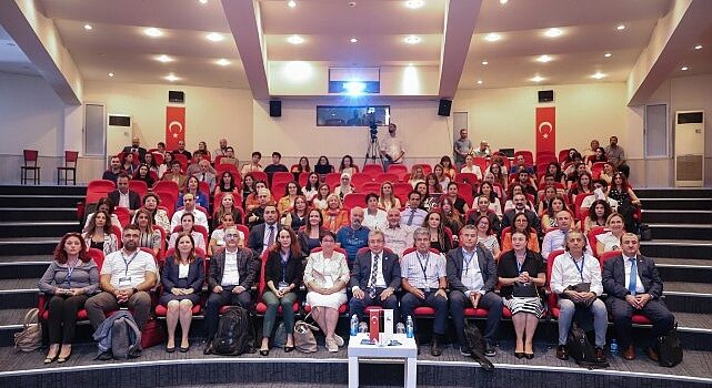 DEÜ’de Exposome-TR Sempozyumu: Çevresel Kirleticiler Masaya Yatırıldı.