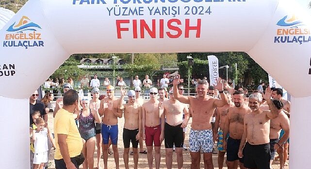 Engelsiz Kulaçlar’ın 6.’sı Fethiye’de Gerçekleşti, Özel Eğitime Gereksinim Duyan Gençler Sadettin Saran ile Yüzdü