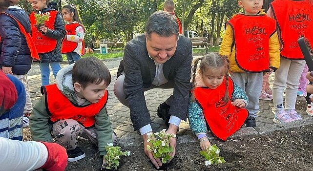 Gençlik Parkı miniklerle “çiçek” gibi oldu