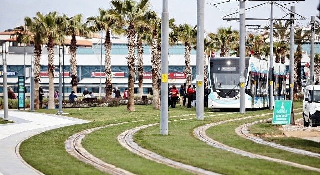 İzmir’e alınacak 22 tramvay aracı için ihale yapıldı