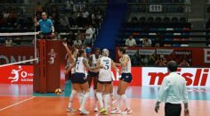 Kadın Voleybol Takımından İlk Maç İlk Galibiyet