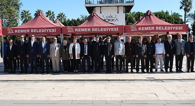 Kemer’de muhtarlar Günü kutlandı