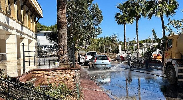 Kemer’de yeşil alanlarda bakım çalışması