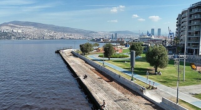 Kordon’da deniz taşkınlarını önlemek için yoğun tempo