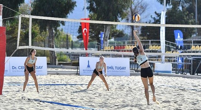 Liseliler Plaj Voleybolu Şenliği coşkuyla sona erdi