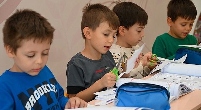 Selçuklu Belediyesi, Selçuklu Sanat, Eğitim, Teknoloji ve Atölye Programları (SETAP) kapsamında faaliyetlerini sürdüren Hatice Hatun Çocuk Mektebi’nde yeni dönem eğitimleri devam ediyor