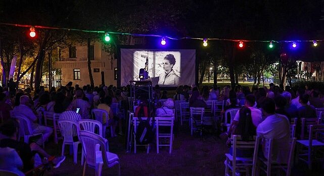 Yeşilçam Festivali’nde yıldızlar altında sinema keyfi